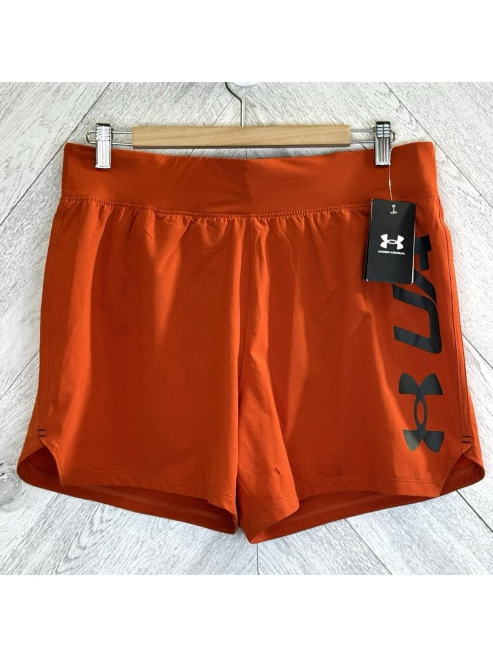 Under Armour Heat Gear Fitted Training Shorts Mens Size Large Orange NWT NEW - Picture 1 of 8